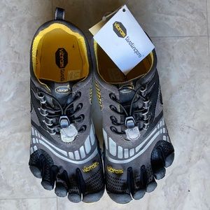 NEW Vibram Five Finger Shoes Women’s 39 KomodoSport LS W3754
